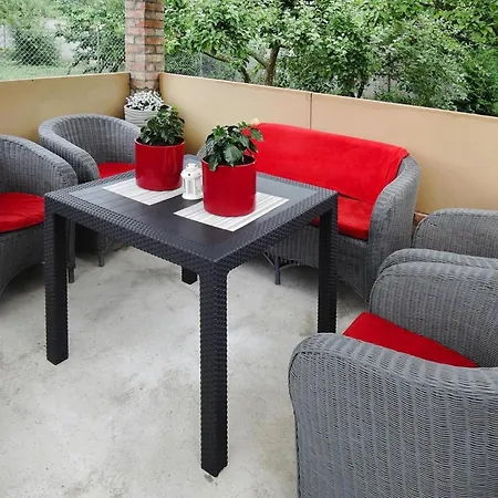 Spacious Modern Flat In Dabrowa, Cleaning Included